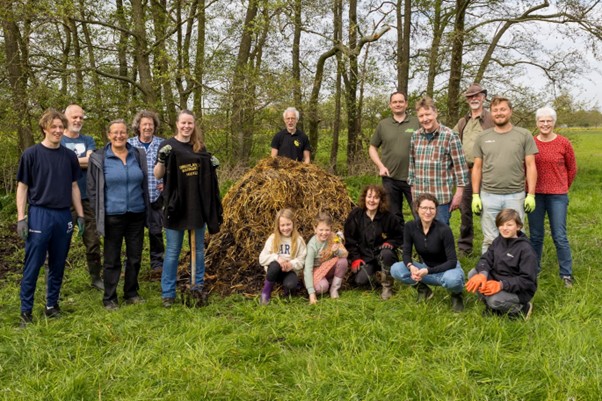 Perceel Houten werkgroep ringslangen - fotograaf Aad de Lange